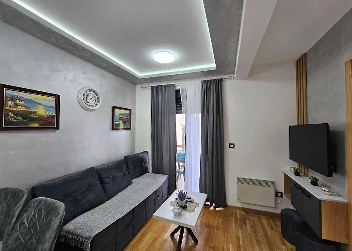 Akik Ζλάτιμπορ