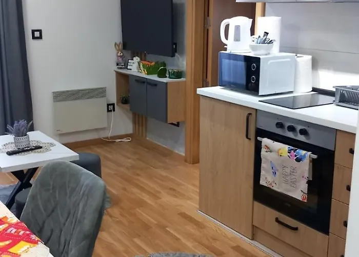 Akik * Ζλάτιμπορ